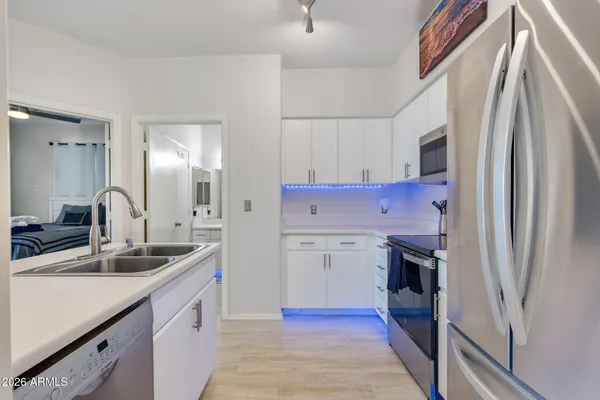 $2,000 | 5302 East Van Buren Street, Unit 3026, Phoenix, AZ 85008