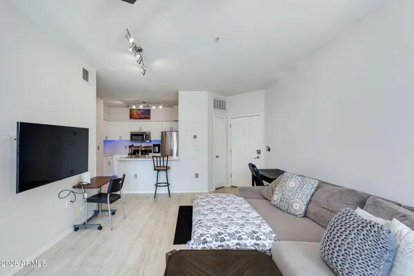 $2,000 | 5302 East Van Buren Street, Unit 3026, Phoenix, AZ 85008