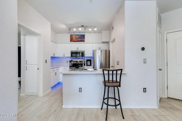 $2,000 | 5302 East Van Buren Street, Unit 3026, Phoenix, AZ 85008