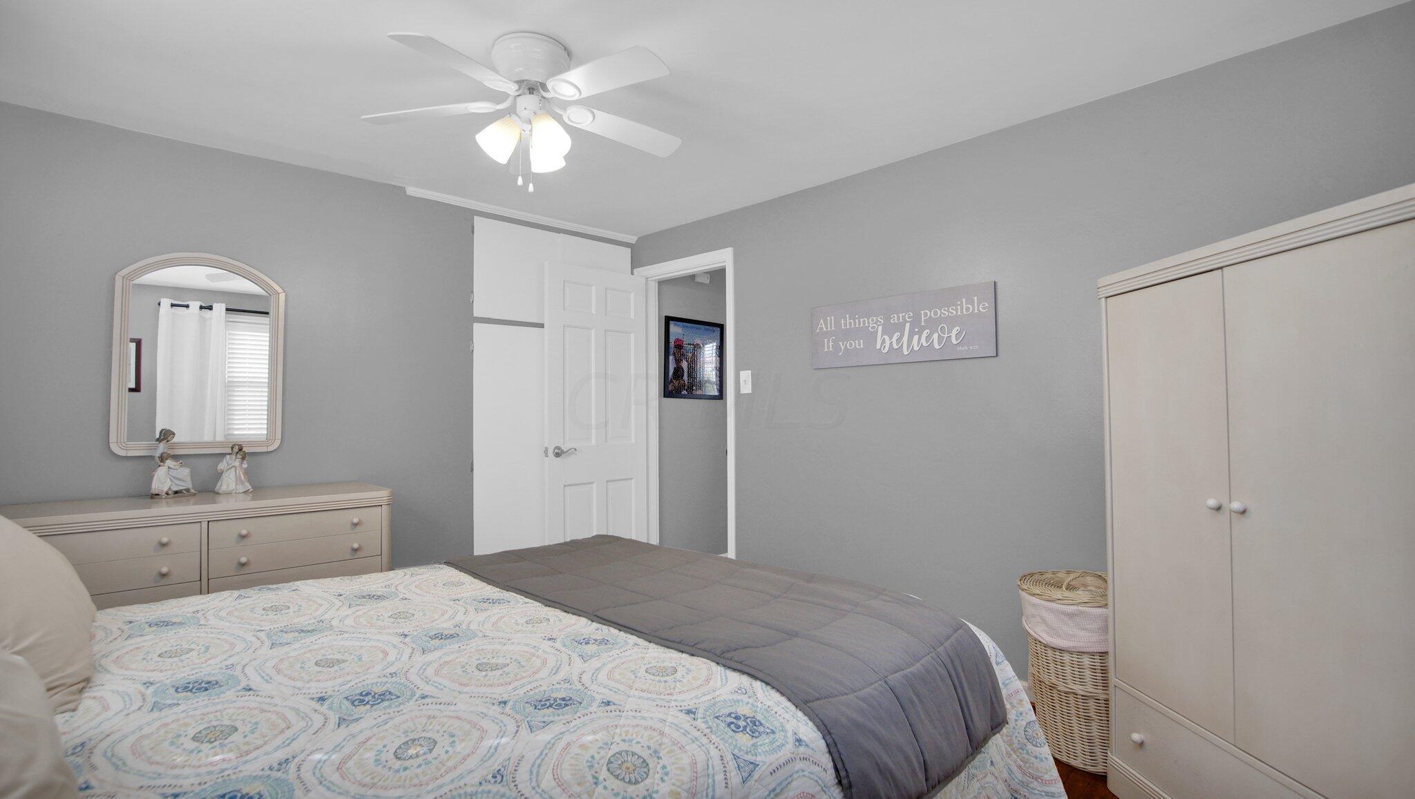 176 Sheffield Road Columbus, OH 43214 - Photo 20 of 35 Bedroom 2 Upstairs