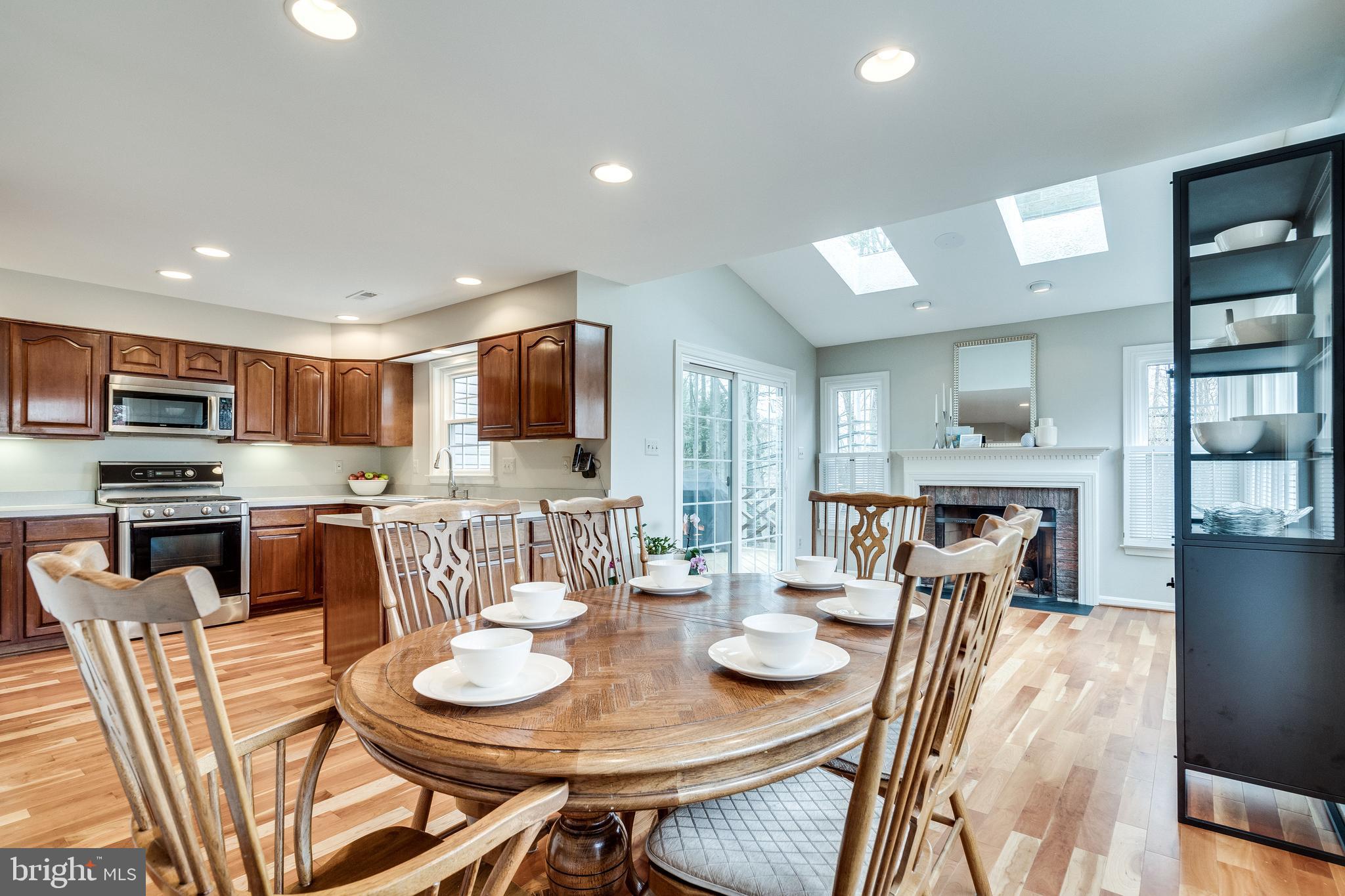 8016 Tanworth Court Springfield, VA 22152 - Photo 4 of 74 Gallery Image 4