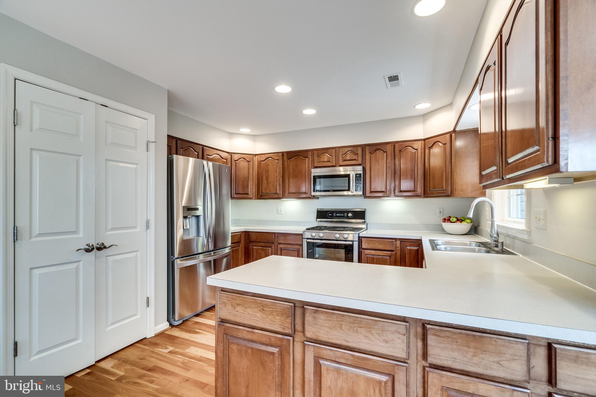 8016 Tanworth Court Springfield, VA 22152 - Photo 10 of 74 Gallery Image 10