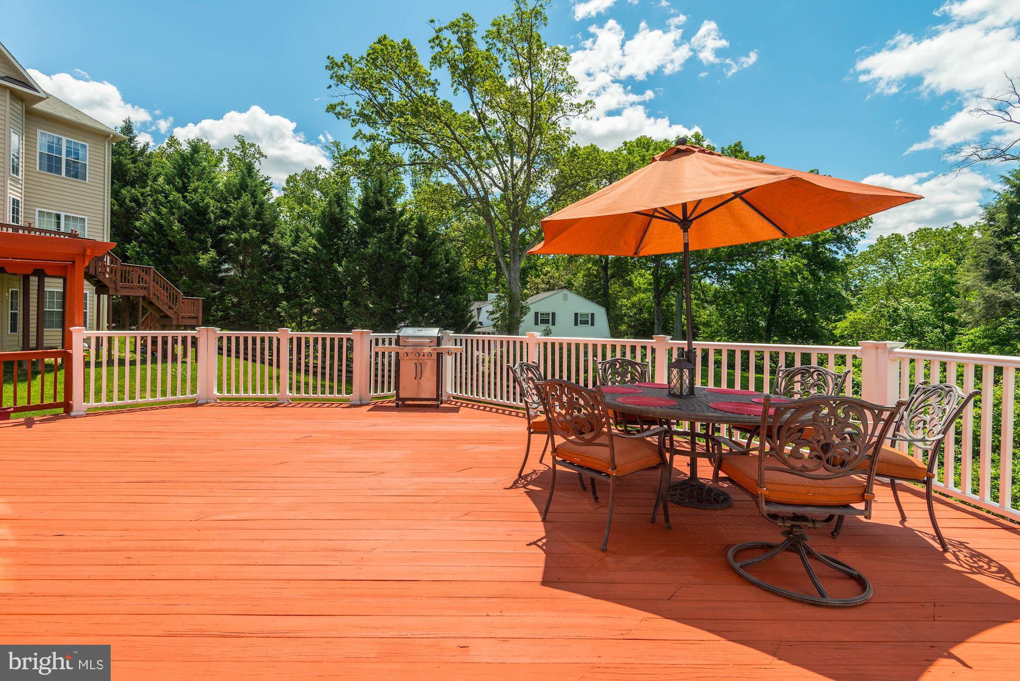 7104 Ayers Meadow Lane Springfield, VA 22150 - Photo 58 of 62 a outdoor view with a sitting space