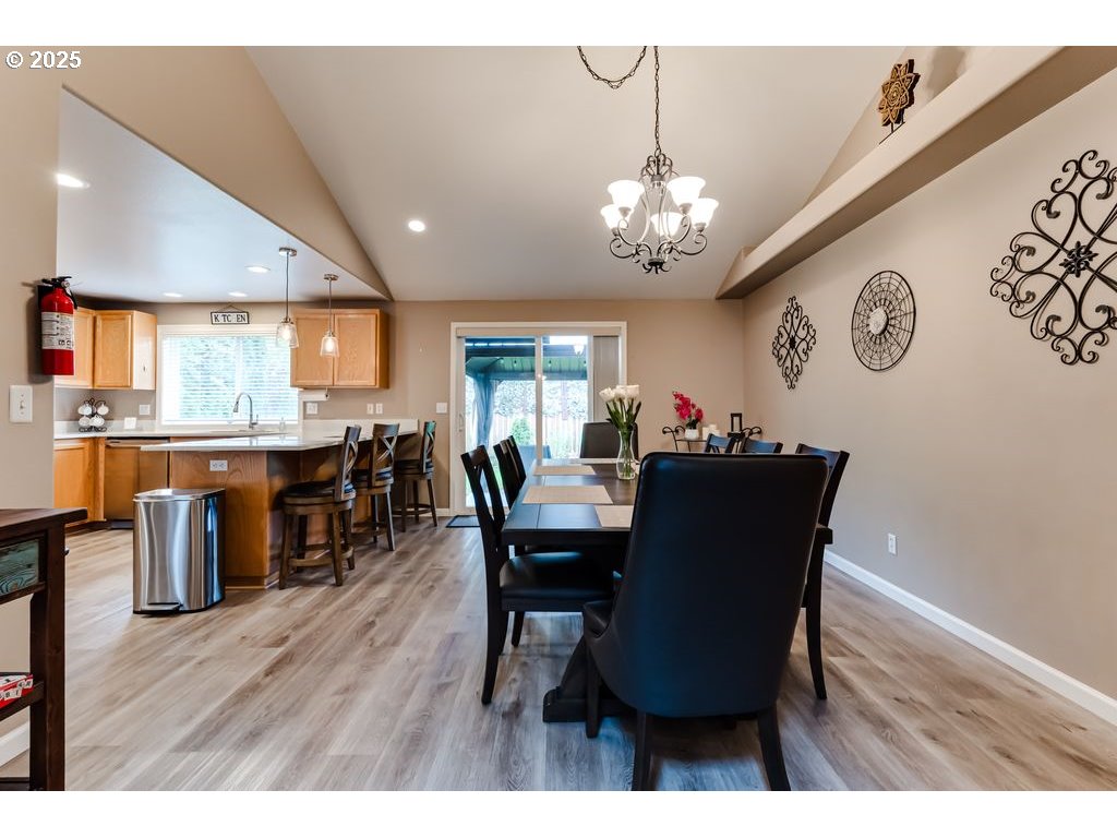 2958 Dry Creek Road Eugene, OR 97404 - Photo 12 of 48 Dining Room