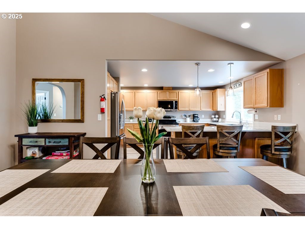 2958 Dry Creek Road Eugene, OR 97404 - Photo 16 of 48 Gallery Image 16