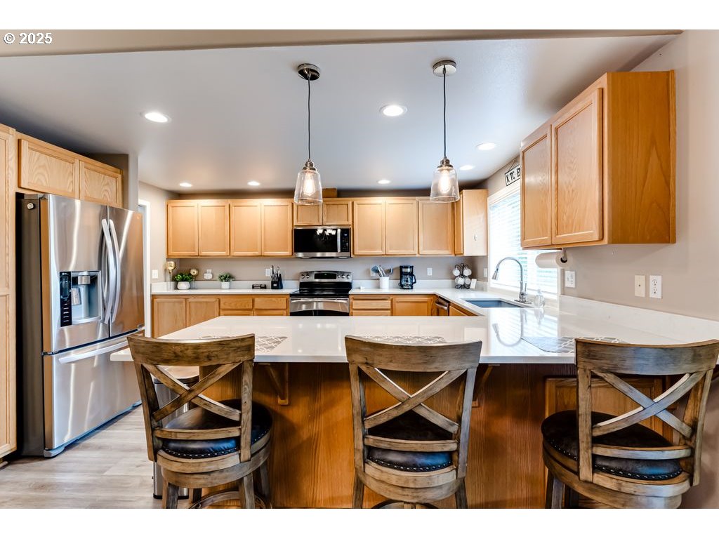 2958 Dry Creek Road Eugene, OR 97404 - Photo 17 of 48 Kitchen