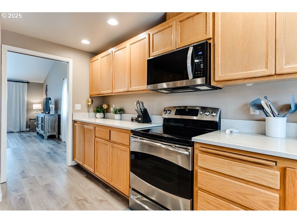2958 Dry Creek Road Eugene, OR 97404 - Photo 21 of 48 Gallery Image 21