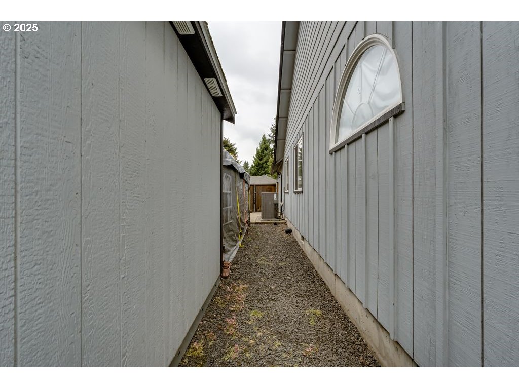 2958 Dry Creek Road Eugene, OR 97404 - Photo 46 of 48 Gallery Image 46