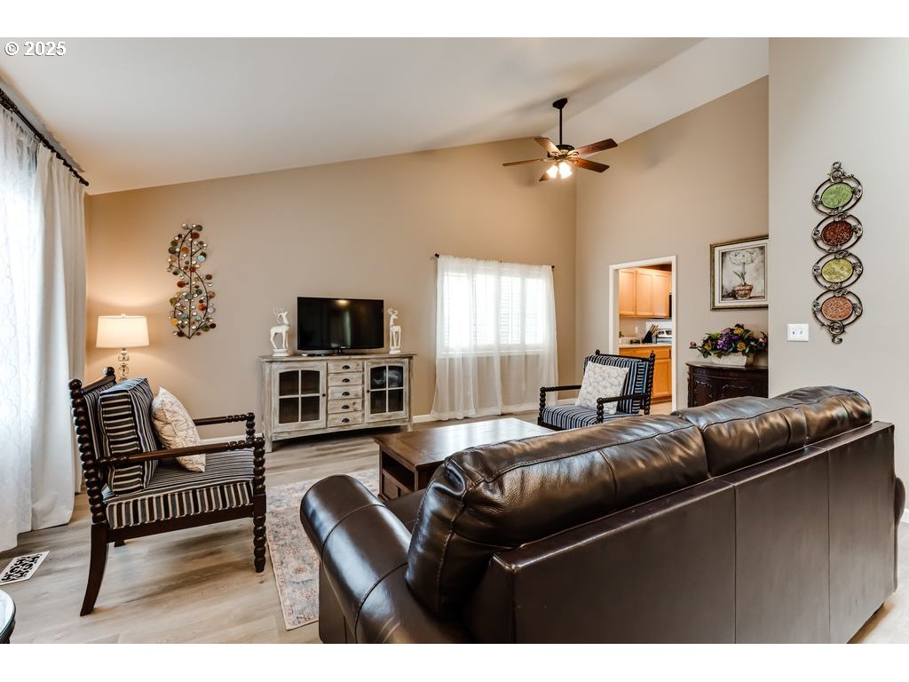 2958 Dry Creek Road Eugene, OR 97404 - Photo 6 of 48 Gallery Image 6