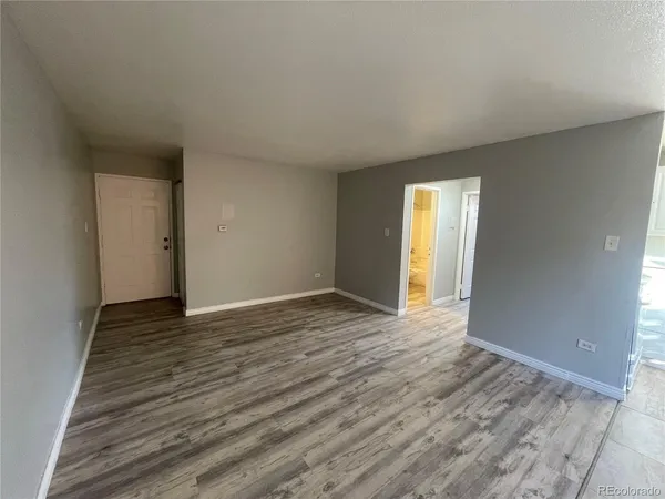 $795 | 1590 Clinton Street, Unit 6, Aurora, CO 80010