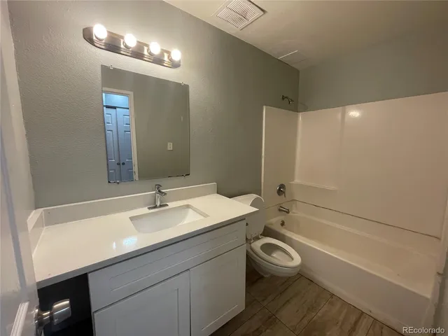 $950 | 1590 Clinton Street, Unit 6, Aurora, CO 80010
