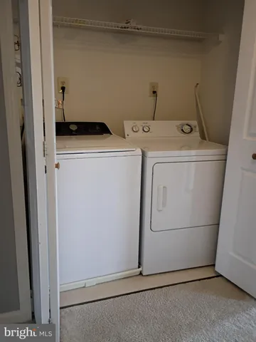 an empty room with a empty space