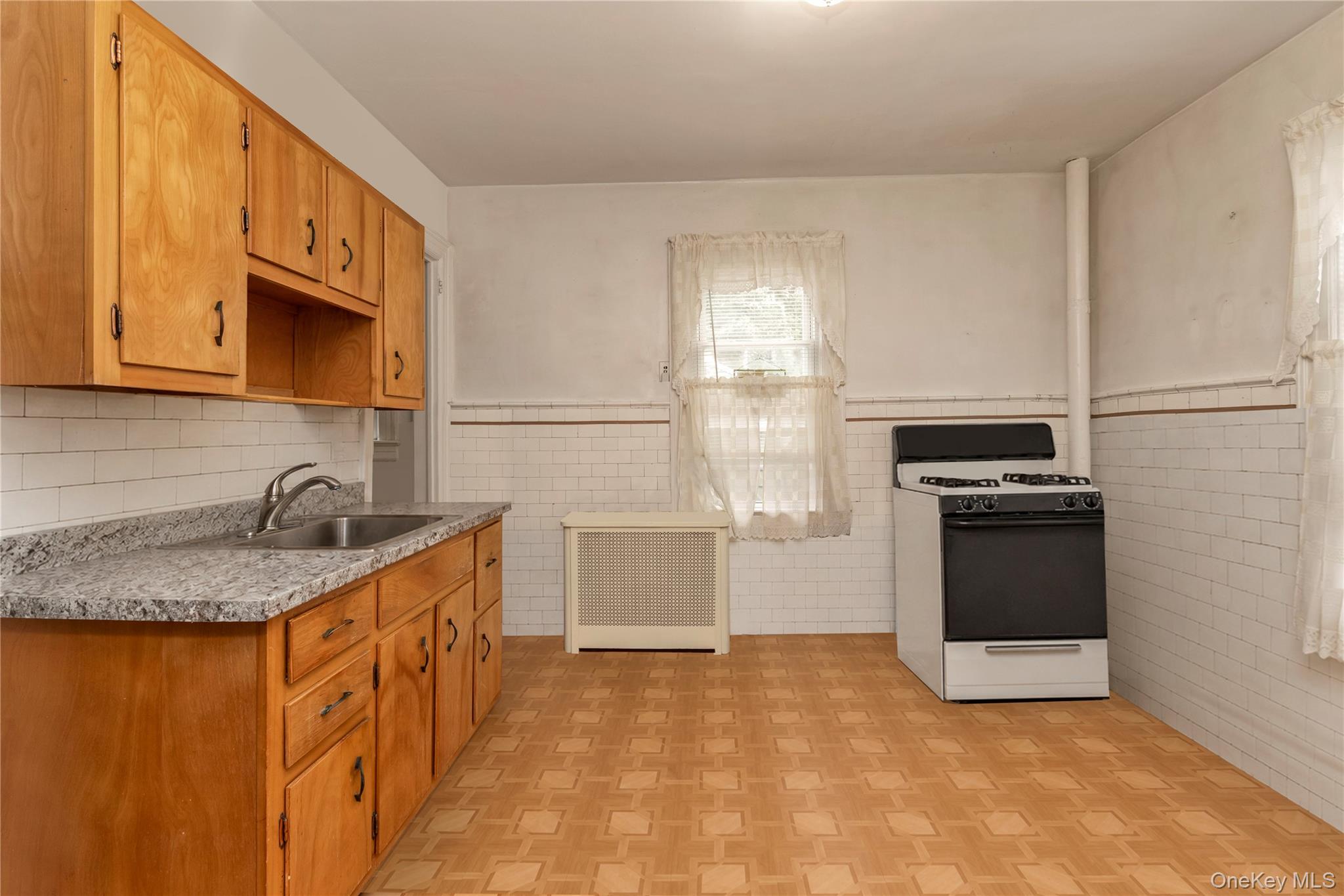 3250 Country Club Road Bronx, NY 10465 - Photo 4 of 13