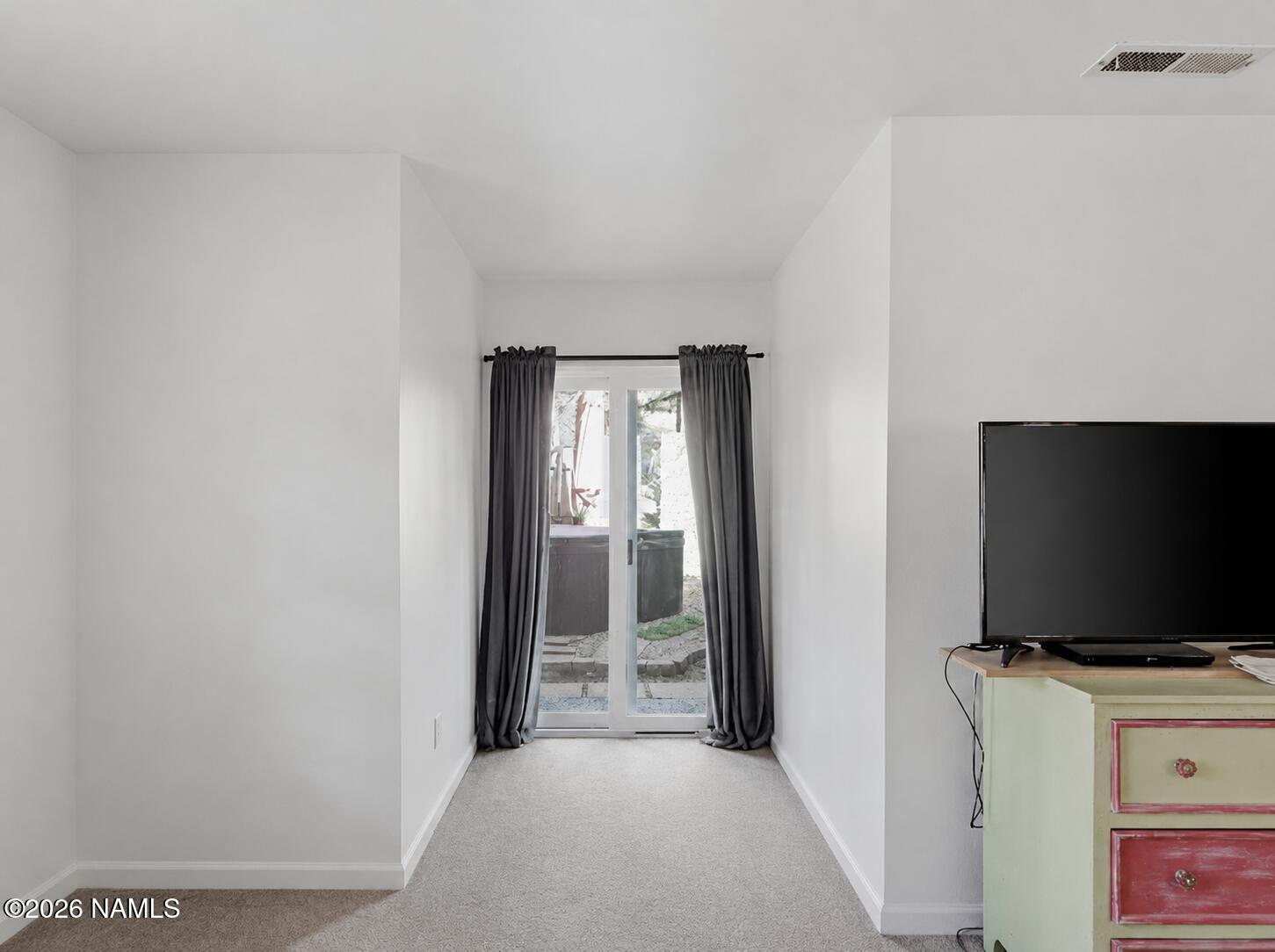2063 North Rain Tree Road Flagstaff, AZ 86004 - Photo 18 of 40 UPDATED PAINT 06/26