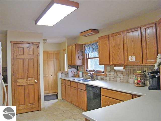 3760 County Line Road East Kingsley, MI 49649 - Photo 4 of 22 1734667-3.JPG