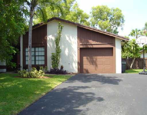 8883 Old Pine Road Boca Raton, FL 33433 - Photo 1 of 14 Primary Photo