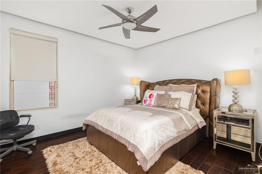 701 Sycamore Avenue Mission, TX 78572 - Photo 8 of 21 a bedroom with a bed and a window