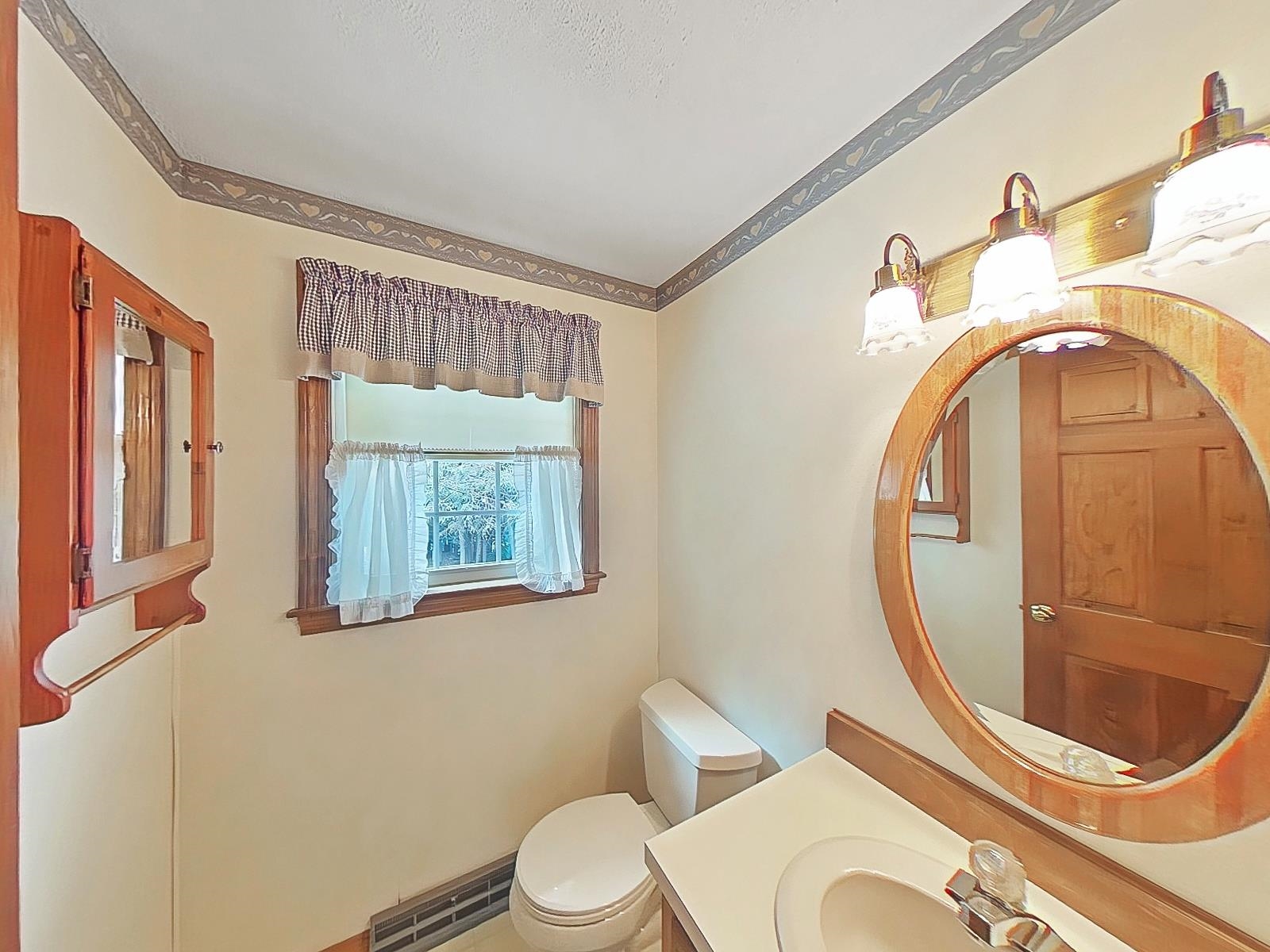 87 Peele Road Nashua, NH 03062 - Photo 13 of 40