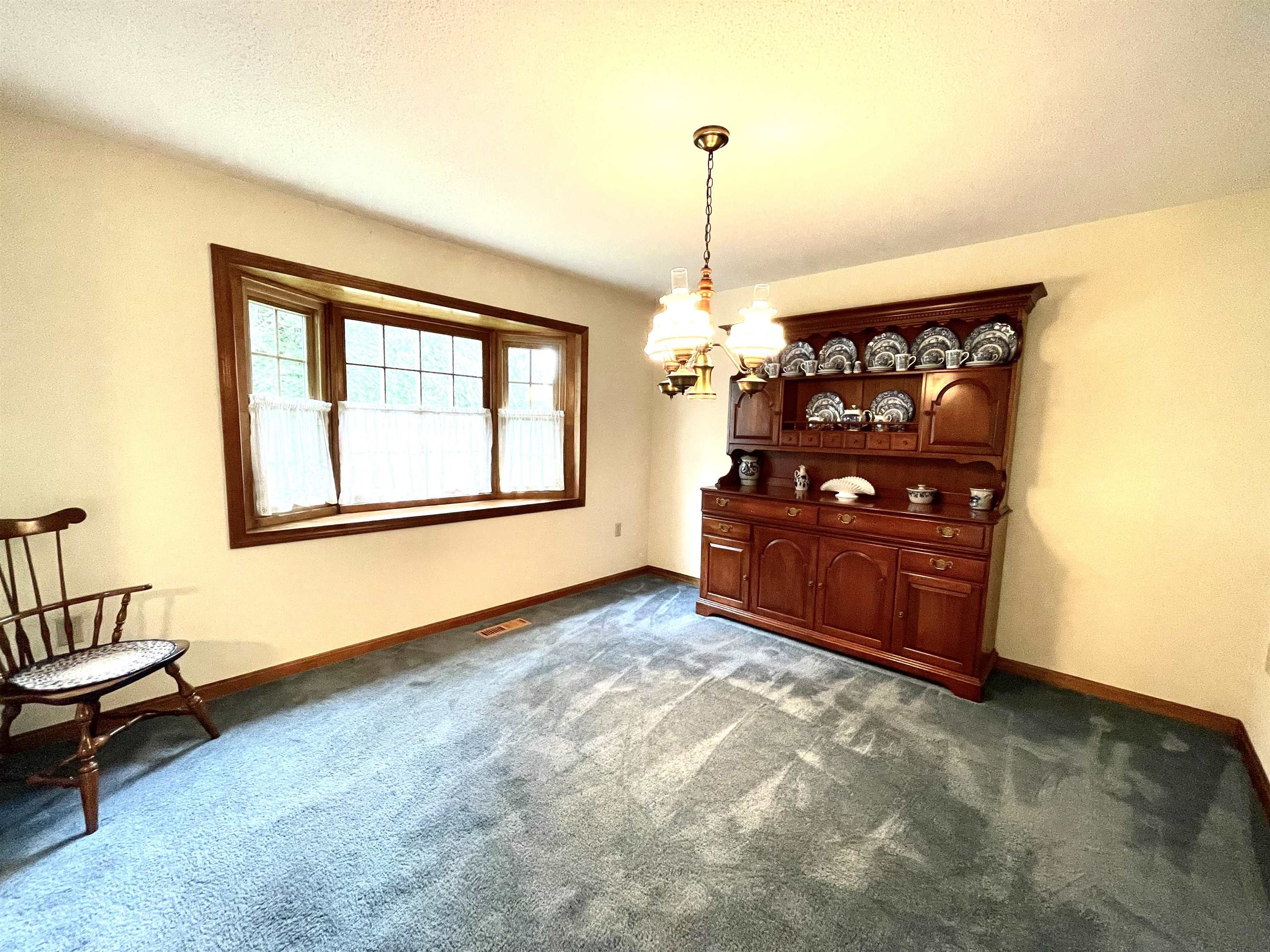 87 Peele Road Nashua, NH 03062 - Photo 14 of 40