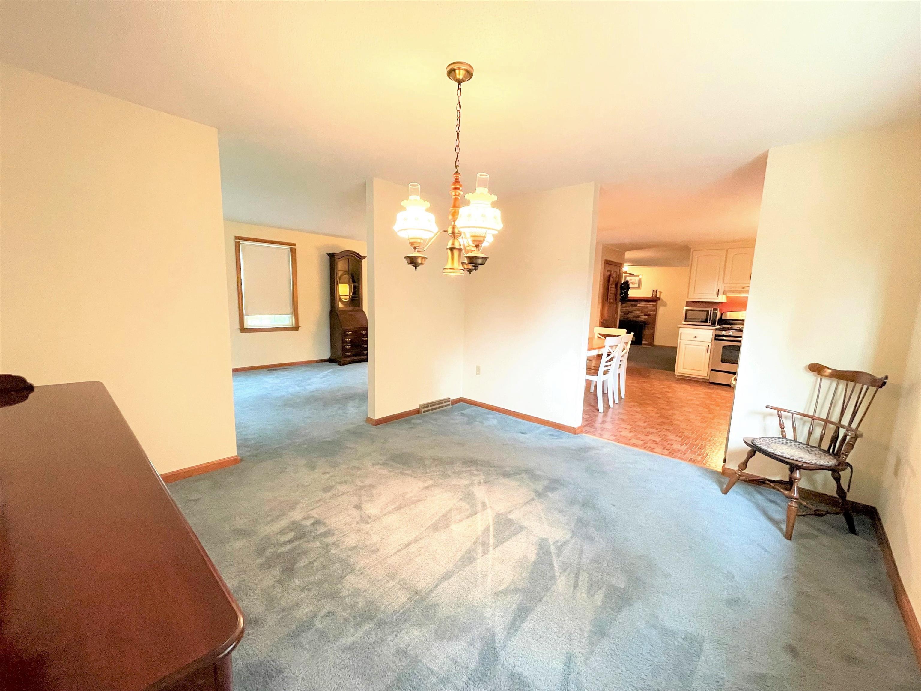 87 Peele Road Nashua, NH 03062 - Photo 16 of 40