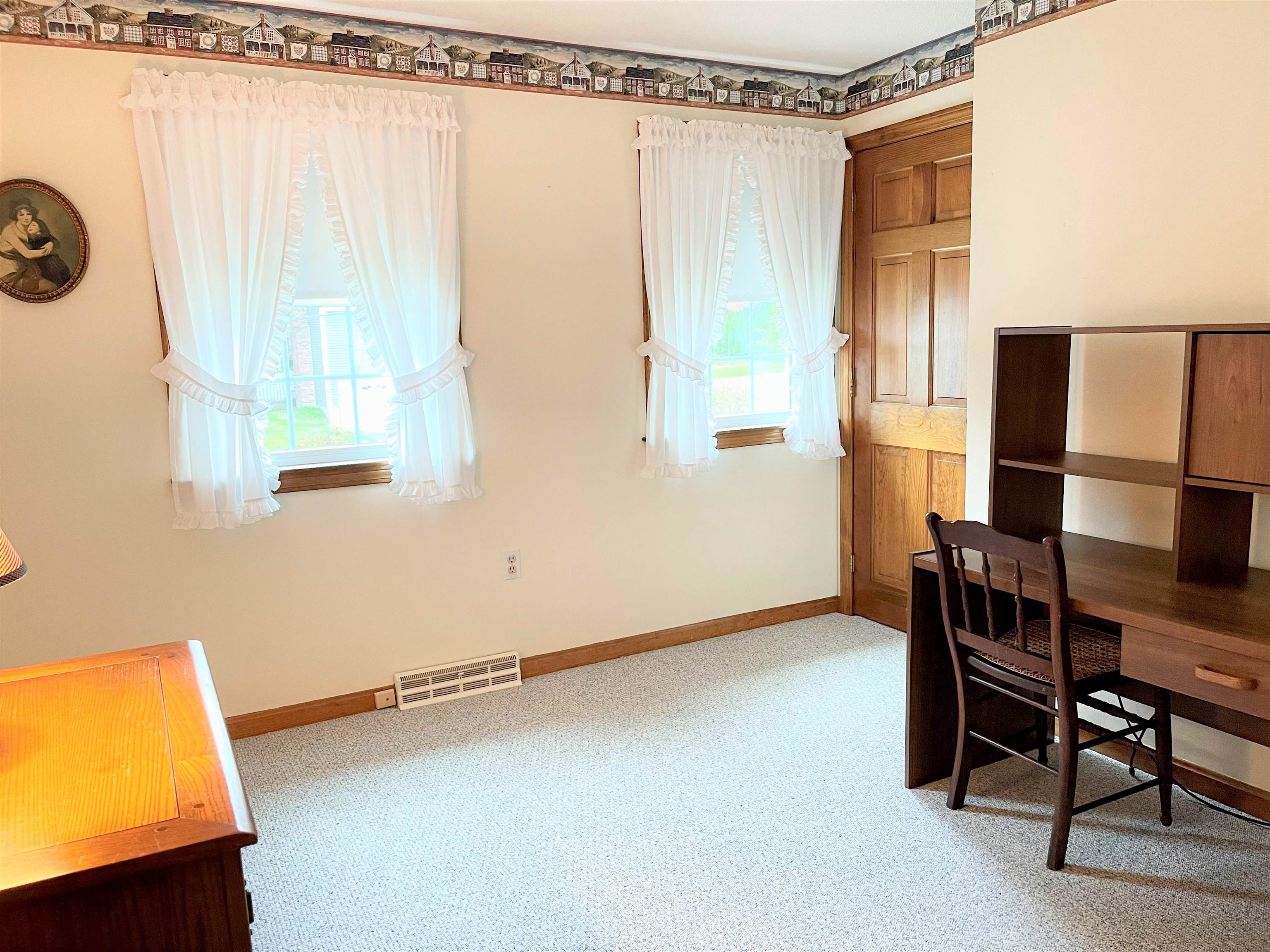 87 Peele Road Nashua, NH 03062 - Photo 22 of 40