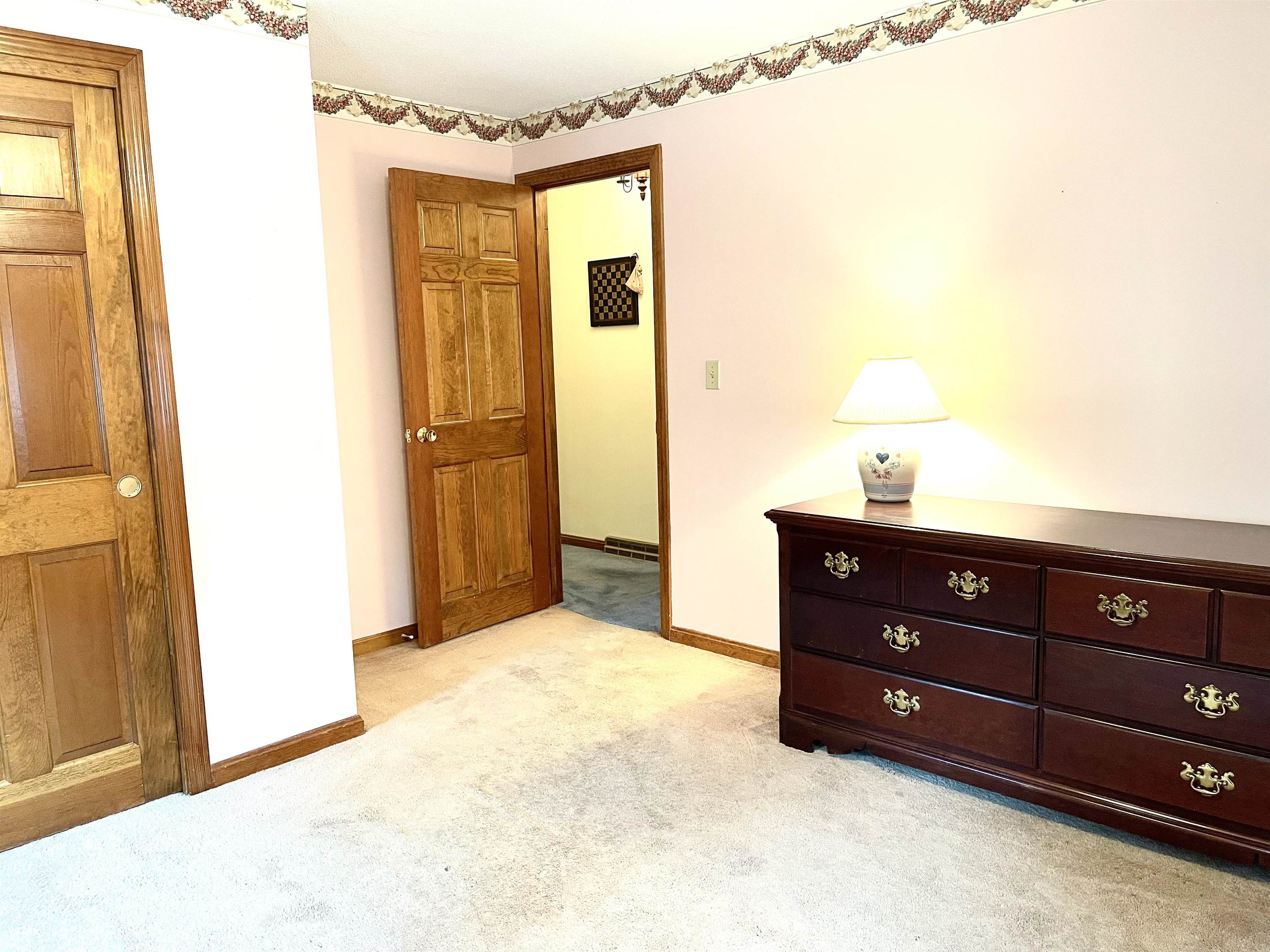 87 Peele Road Nashua, NH 03062 - Photo 26 of 40