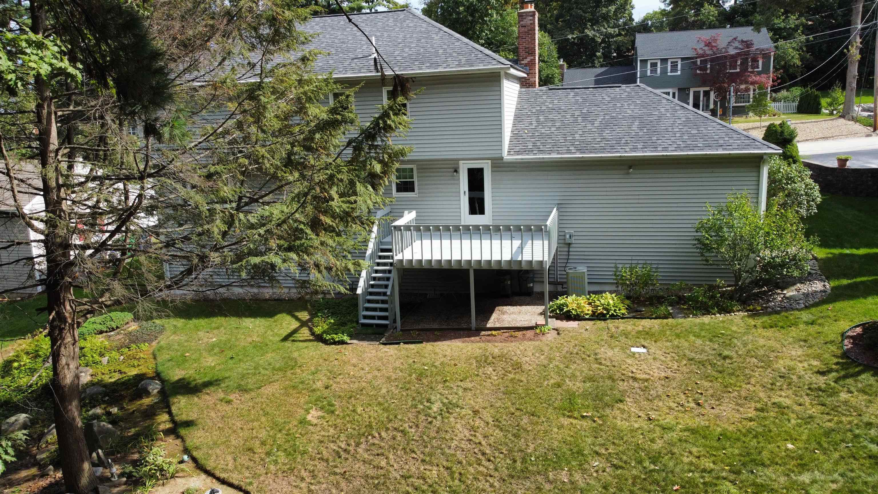 87 Peele Road Nashua, NH 03062 - Photo 33 of 40