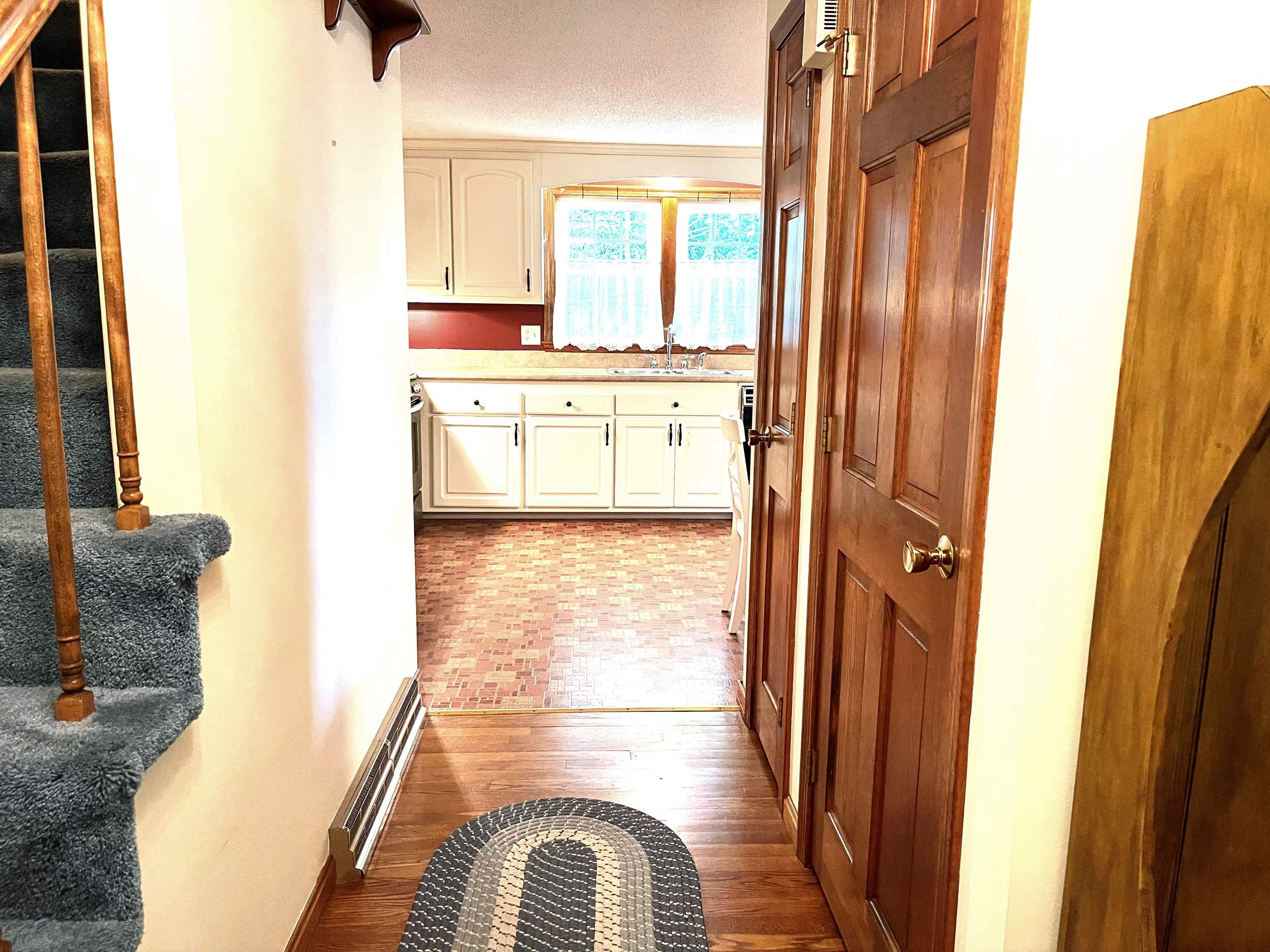 87 Peele Road Nashua, NH 03062 - Photo 6 of 40