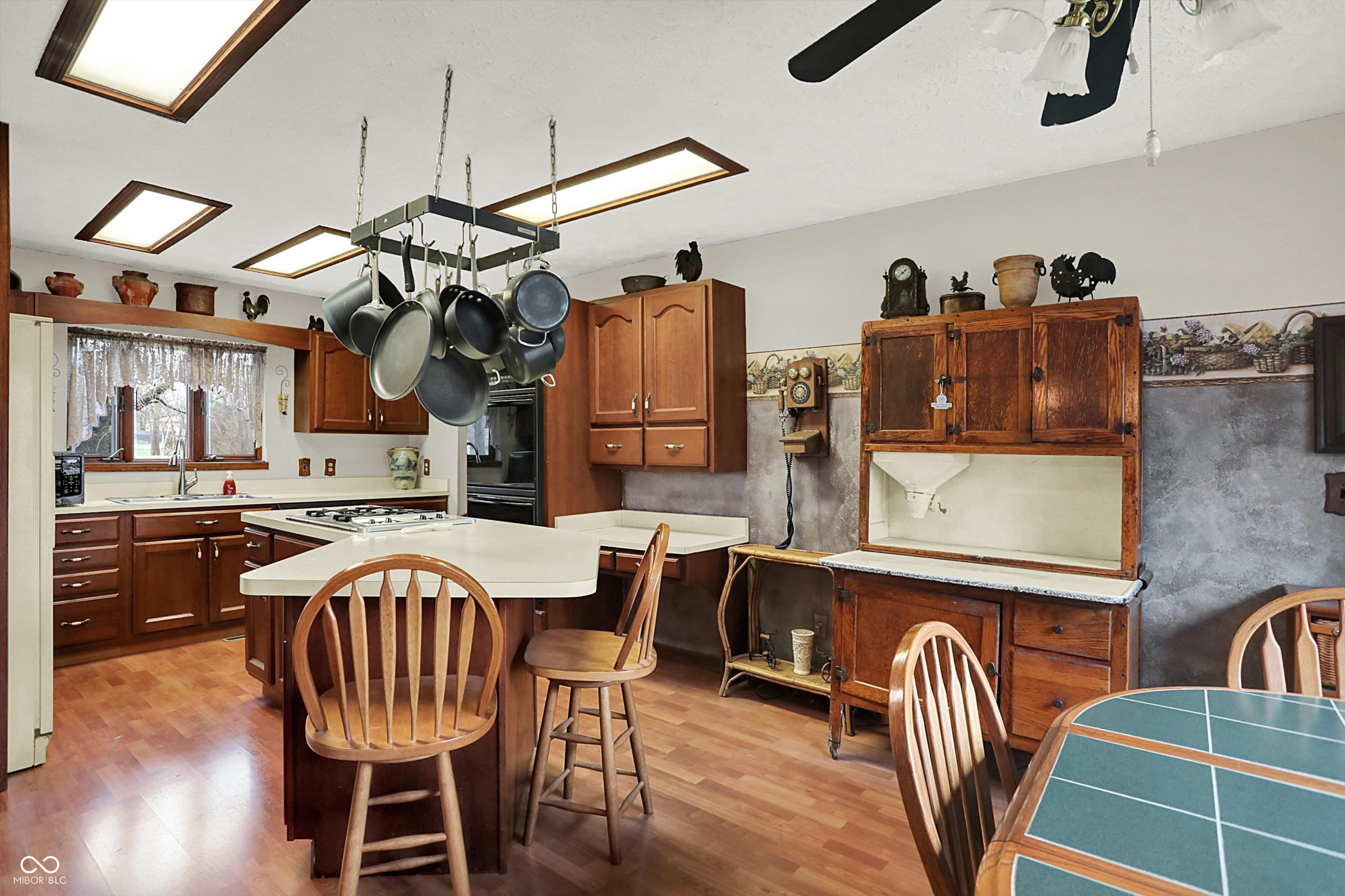 8537 Railroad Road Indianapolis, IN 46217 - Photo 13 of 34