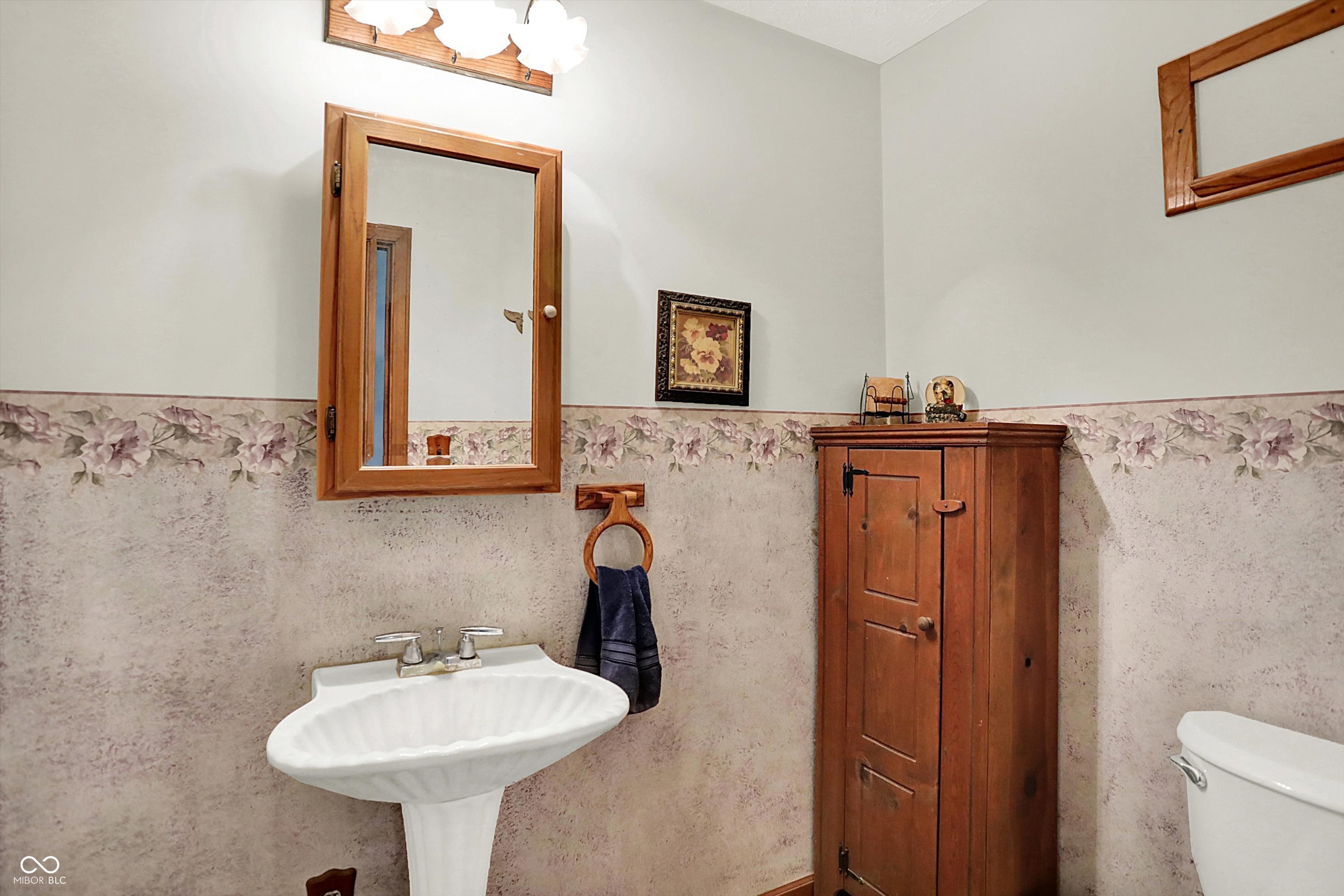 8537 Railroad Road Indianapolis, IN 46217 - Photo 15 of 34