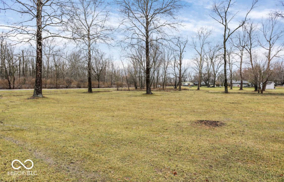 8537 Railroad Road Indianapolis, IN 46217 - Photo 4 of 34