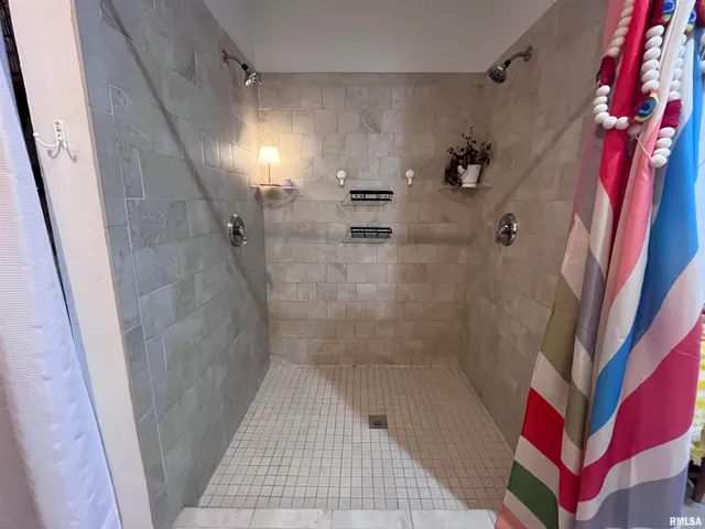 $195,000 | 439 North Howard Street, Du Quoin, IL 62832