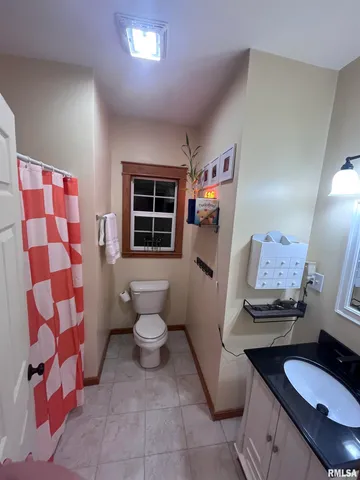 $195,000 | 439 North Howard Street, Du Quoin, IL 62832