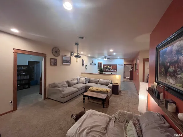 $195,000 | 439 North Howard Street, Du Quoin, IL 62832