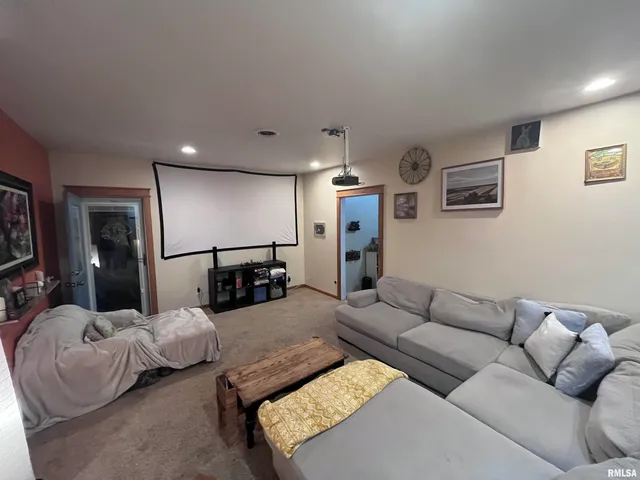 $195,000 | 439 North Howard Street, Du Quoin, IL 62832