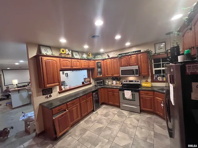 $195,000 | 439 North Howard Street, Du Quoin, IL 62832