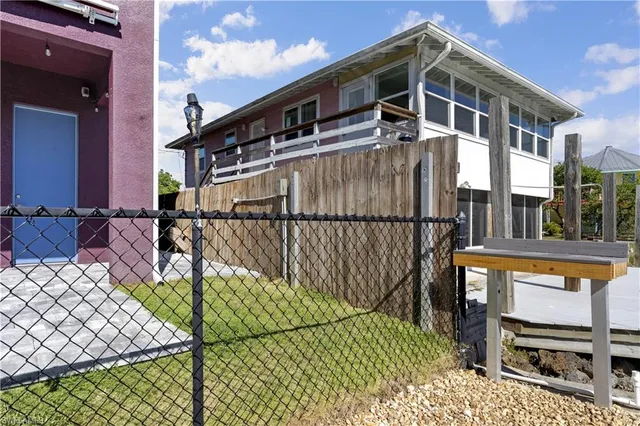 $1,299,000 | 566 Coconut Avenue, Goodland, FL 34140