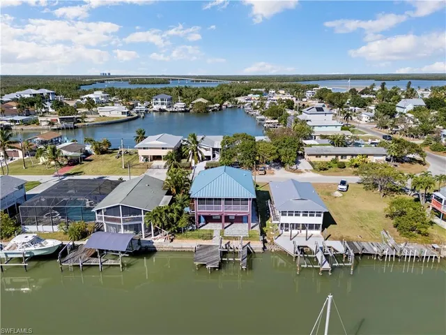 $1,299,000 | 566 Coconut Avenue, Goodland, FL 34140