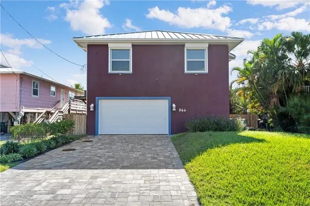 $1,299,000 | 566 Coconut Avenue, Goodland, FL 34140