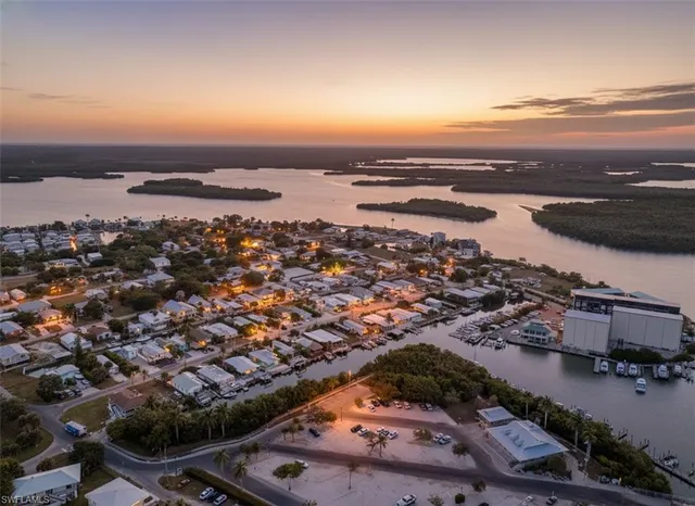 $1,299,000 | 566 Coconut Avenue, Goodland, FL 34140