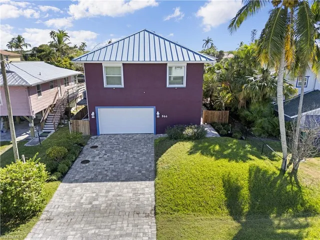 $1,299,000 | 566 Coconut Avenue, Goodland, FL 34140