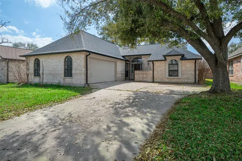 $230,000 | 6215 Woodland Forest Drive, Houston, TX 77088