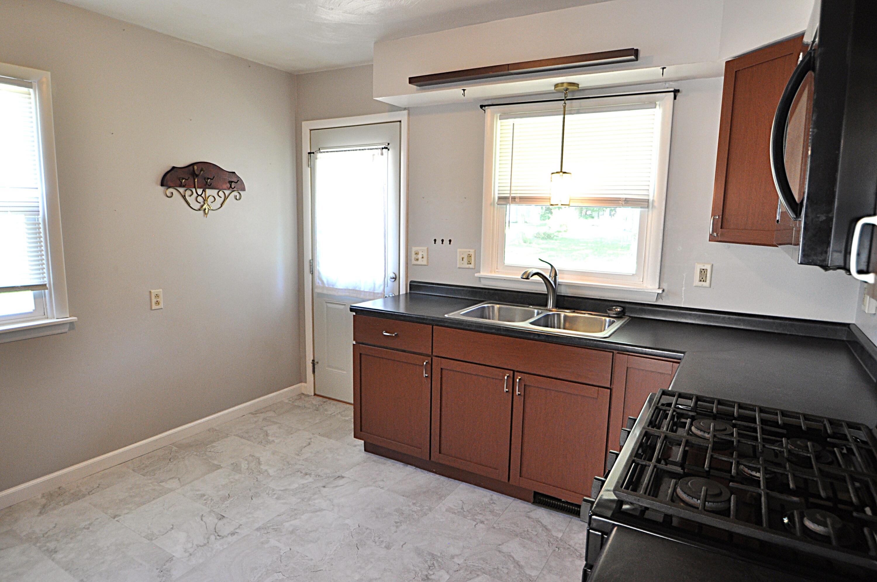 3053 South 3rd Street Niles, MI 49120 - Photo 6 of 26 DSC_6858
