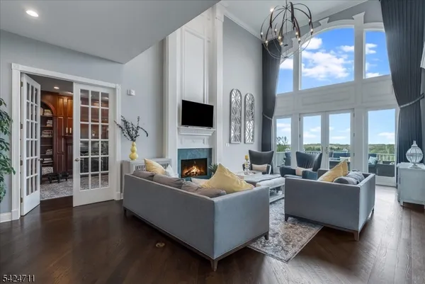 $1,825,000 | 12 Beacon Hill Drive, Chester, NJ 07930