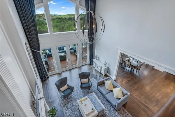 $1,825,000 | 12 Beacon Hill Drive, Chester, NJ 07930