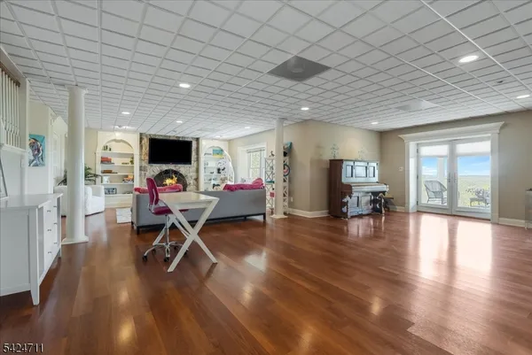 $1,825,000 | 12 Beacon Hill Drive, Chester, NJ 07930