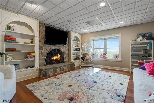 $1,825,000 | 12 Beacon Hill Drive, Chester, NJ 07930