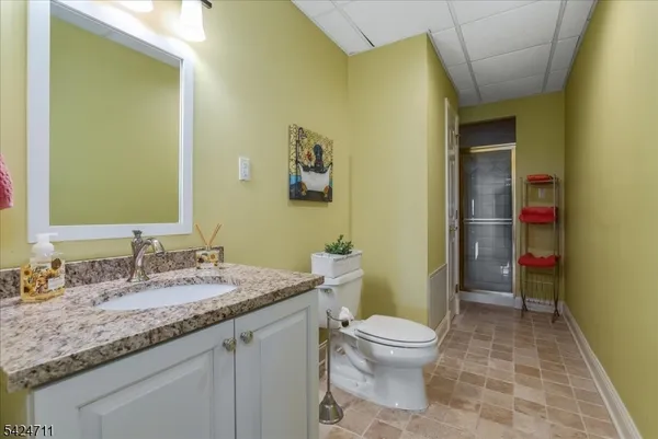 $1,825,000 | 12 Beacon Hill Drive, Chester, NJ 07930