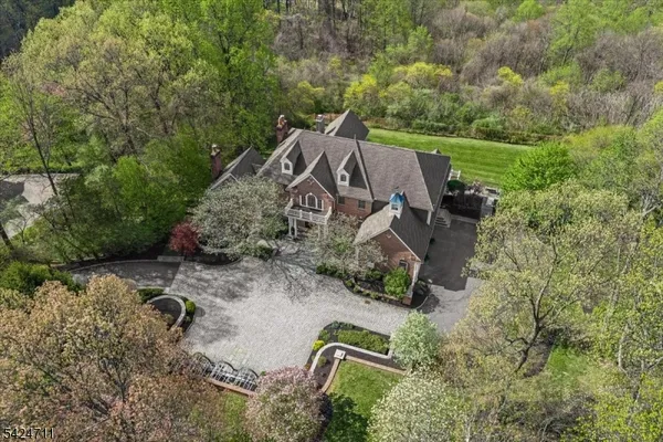$1,825,000 | 12 Beacon Hill Drive, Chester, NJ 07930
