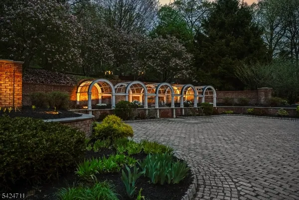 $1,825,000 | 12 Beacon Hill Drive, Chester, NJ 07930